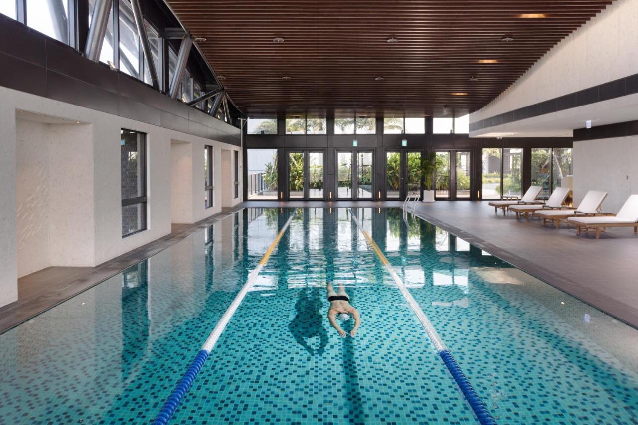 Crowne Plaza Tainan By Ihg Hotel Ngoại thất bức ảnh The pool at the 2012 Commonwealth Games Athletes' Village