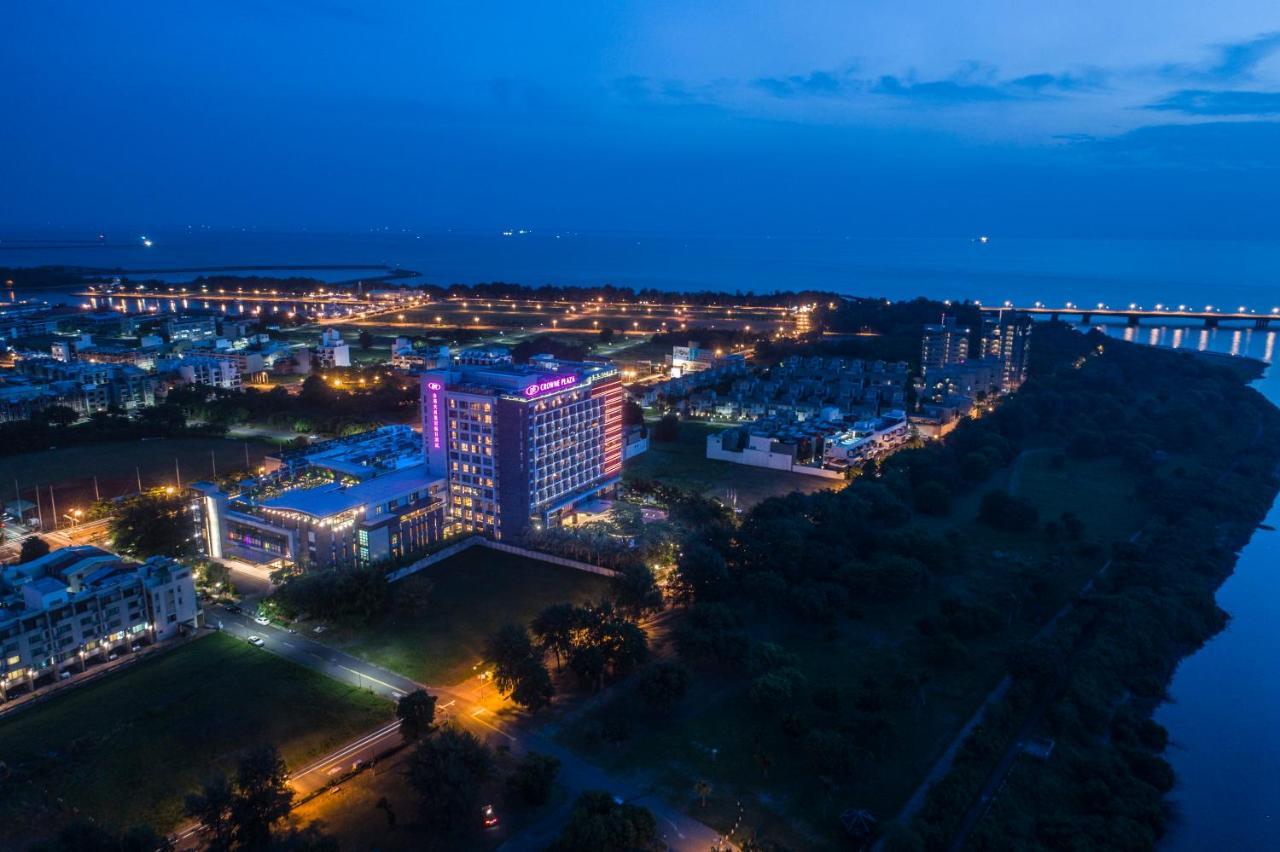 Crowne Plaza Tainan By Ihg Hotel Ngoại thất bức ảnh Aerial view of the hotel