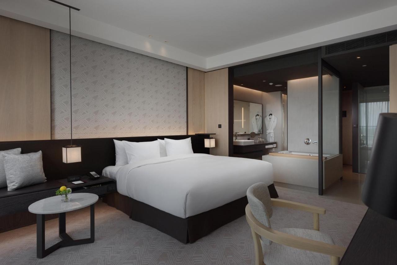 Crowne Plaza Tainan By Ihg Hotel Ngoại thất bức ảnh