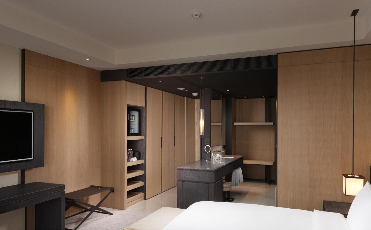 Crowne Plaza Tainan By Ihg Hotel Ngoại thất bức ảnh A room at the hotel