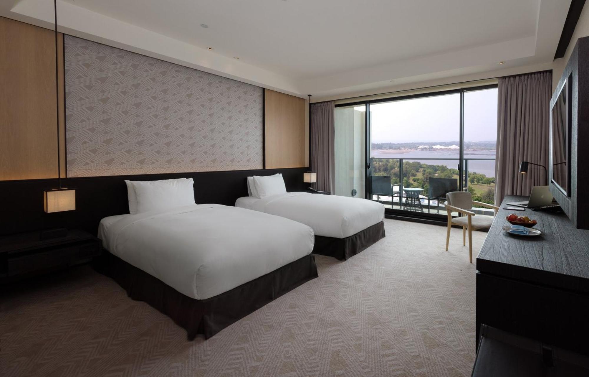 Crowne Plaza Tainan By Ihg Hotel Ngoại thất bức ảnh Deluxe Room